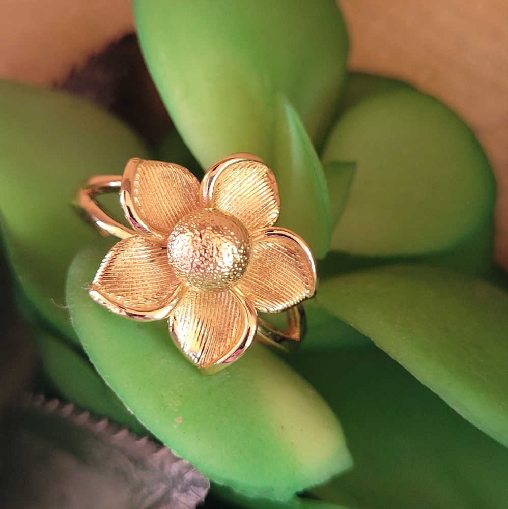 Gold plated flower ring